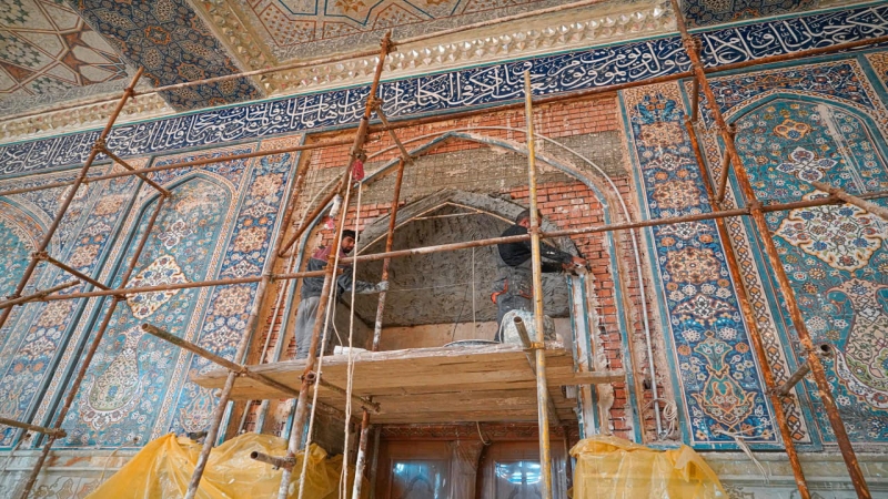 السيد الأمين الخاص للمرقد المطهر يجري جولة تفقدية في مواقع العمل في الحرم الشريف
