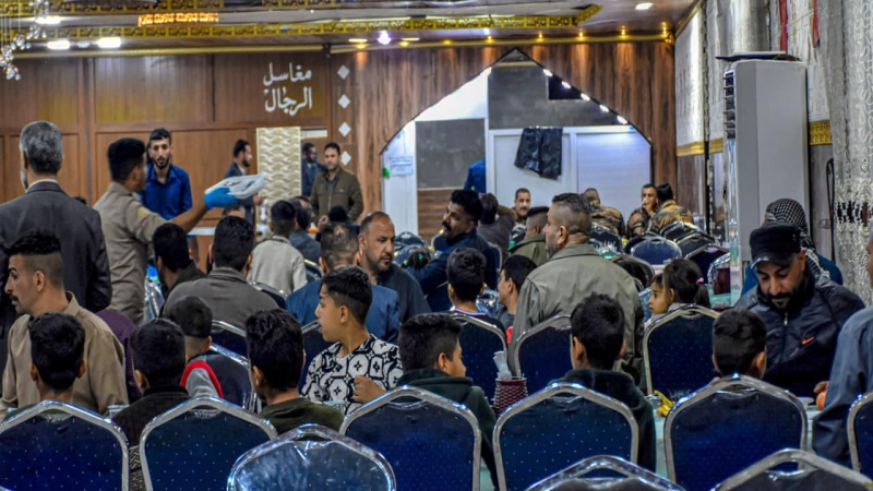 آيَات الْكَرْم تَجَلَّت فِي مضيف الْإِمَامِ الْحَسَنِ
