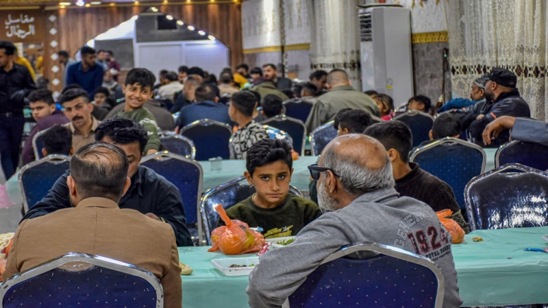 آيَات الْكَرْم تَجَلَّت فِي مضيف الْإِمَامِ الْحَسَنِ