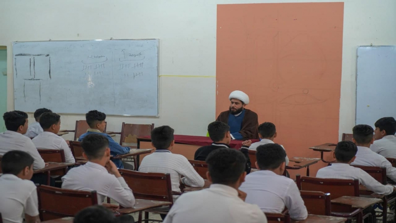 تعليم المسائل الفقهية والعقائدية والأخلاقية
