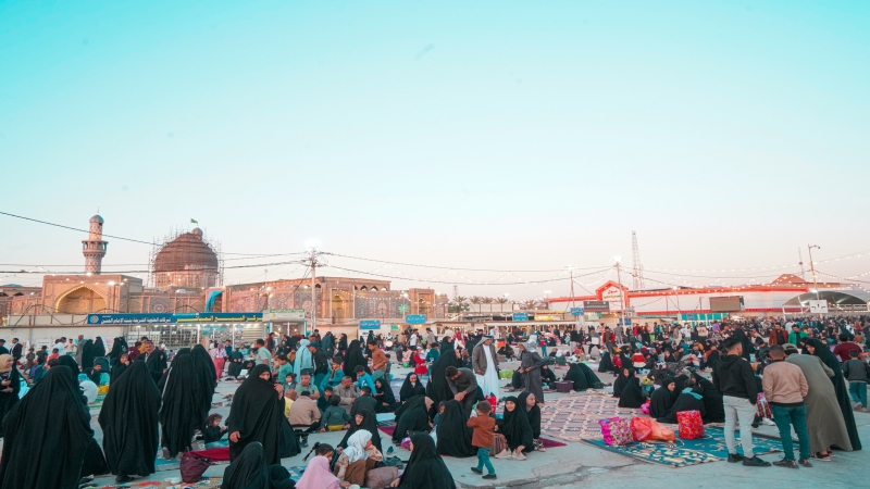 انتظار وقت الافطار مزار السيدة الشريفة بنت الامام الحسن المجتبى (عليهما السلام)