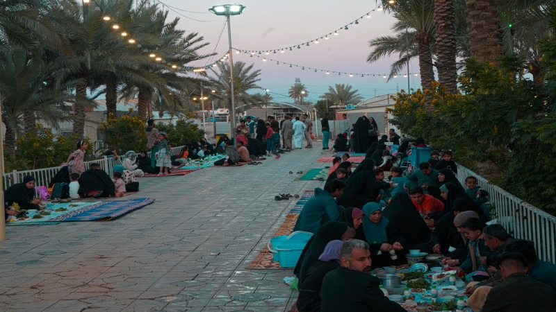 انتظار وقت الافطار مزار السيدة الشريفة بنت الامام الحسن المجتبى (عليهما السلام)