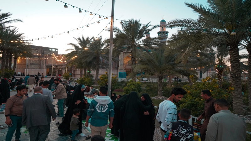 انتظار وقت الافطار مزار السيدة الشريفة بنت الامام الحسن المجتبى (عليهما السلام)
