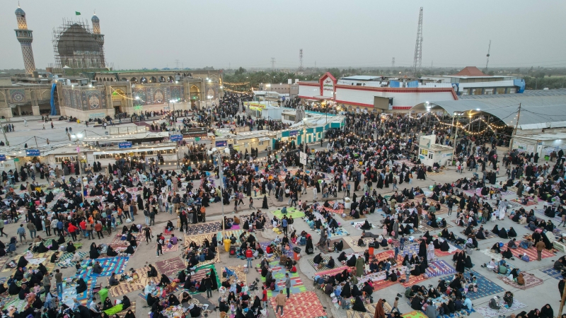 انتظار وقت الافطار مزار السيدة الشريفة بنت الامام الحسن المجتبى (عليهما السلام)