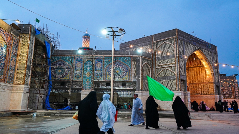 زخات المطر تهطل على ضريح السيدة الشريفة بنت الامام الحسن المجتبى (عليهما السلام)