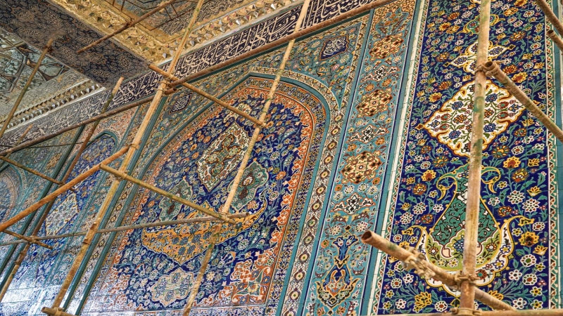 بالصور :أستمرار الحركة العمرانية داخل مرقد العلوية الشريفة فاطمة بنت الامام الحسن المجتبى (ع)