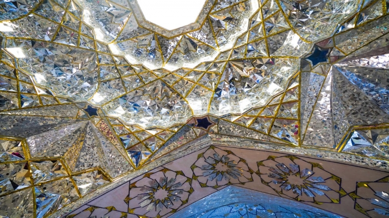بالصور: أجمل ماخطته انامل المبدعين في حرم العلوية الشريفة فاطمة بنت الامام الحسن المجتبى (ع) استمرار الحركة العمرانية في مرقد الشريفة فاطمة بنت الاما