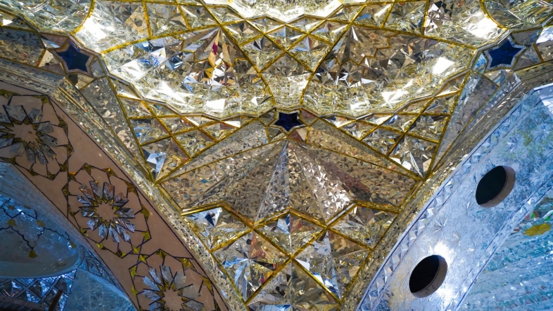 بالصور: أجمل ماخطته انامل المبدعين في حرم العلوية الشريفة فاطمة بنت الامام الحسن المجتبى (ع) استمرار الحركة العمرانية في مرقد الشريفة فاطمة بنت الاما