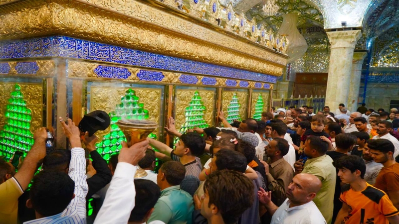أجواء الزيارة وحركة الزائرين في ليلة الجمعة الأخيرة من شهر رمضان المبارك