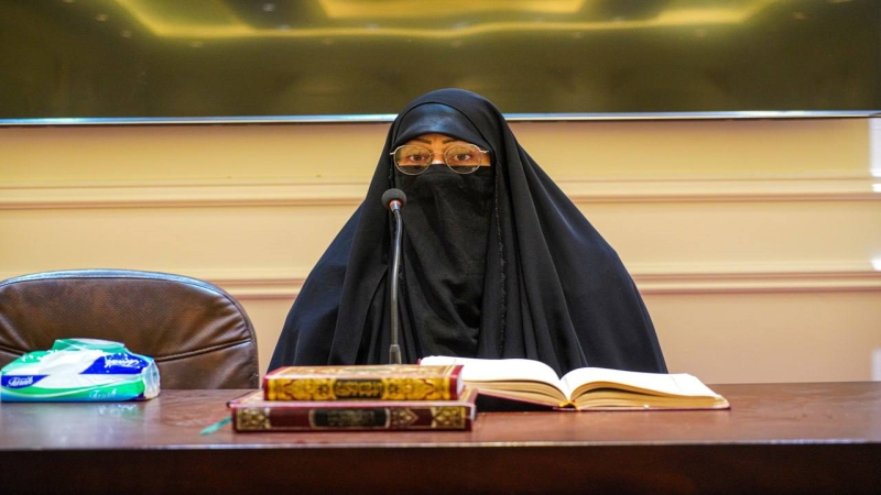استمرار الندوات الحوارية التثقيفية الدينية في حرم طبيبة المعلولين