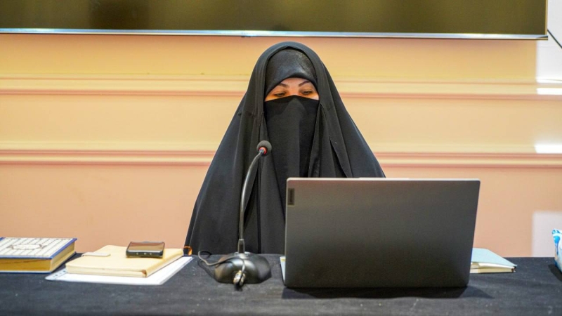 استمرار الندوات الحوارية التثقيفية الدينية في حرم طبيبة المعلولين