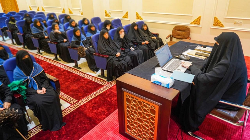 استمرار الندوات الحوارية التثقيفية الدينية في حرم طبيبة المعلولين