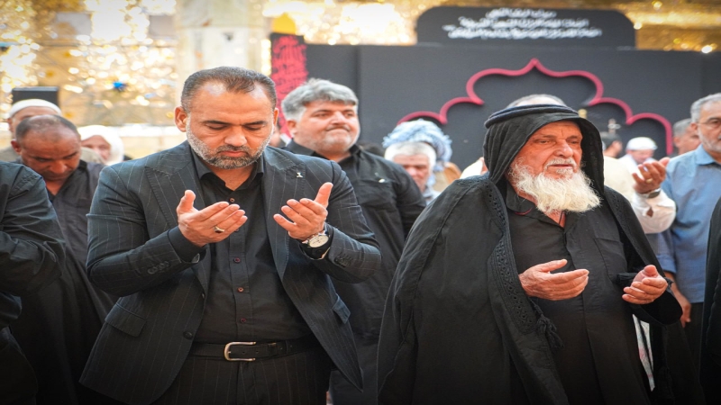 صلاة الجماعة العبادية في حرم السيدة شريفة بنت الامام الحسن المجتبى(عليهما السلام)