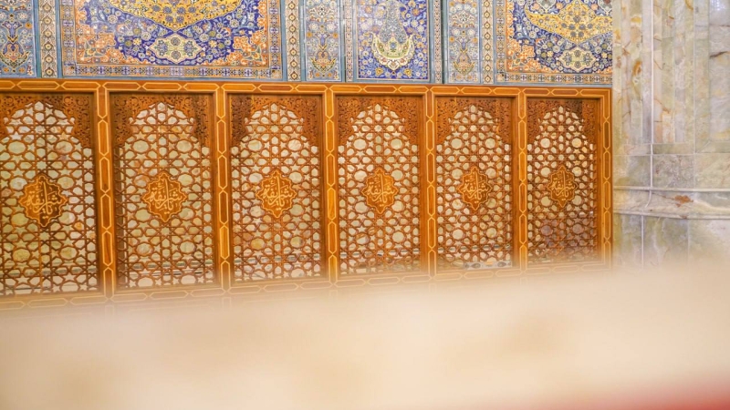 نصب المحجرات الخشبية للسرداب السيدة نرجس(ع) من جهتي الحرم المبارك