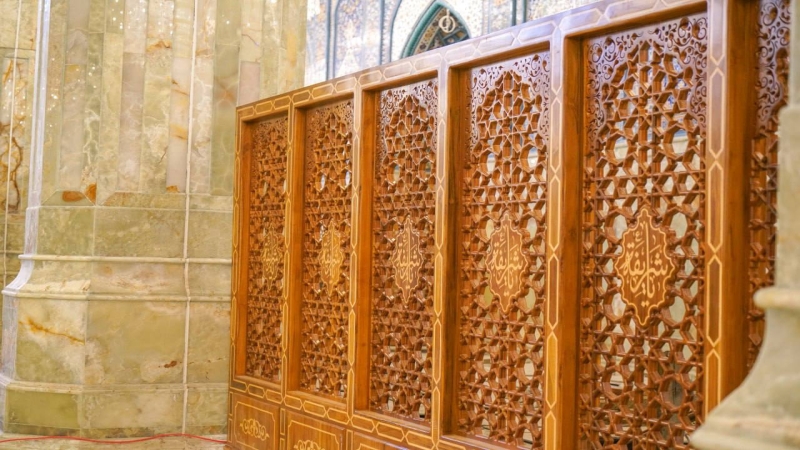 نصب المحجرات الخشبية للسرداب السيدة نرجس(ع) من جهتي الحرم المبارك