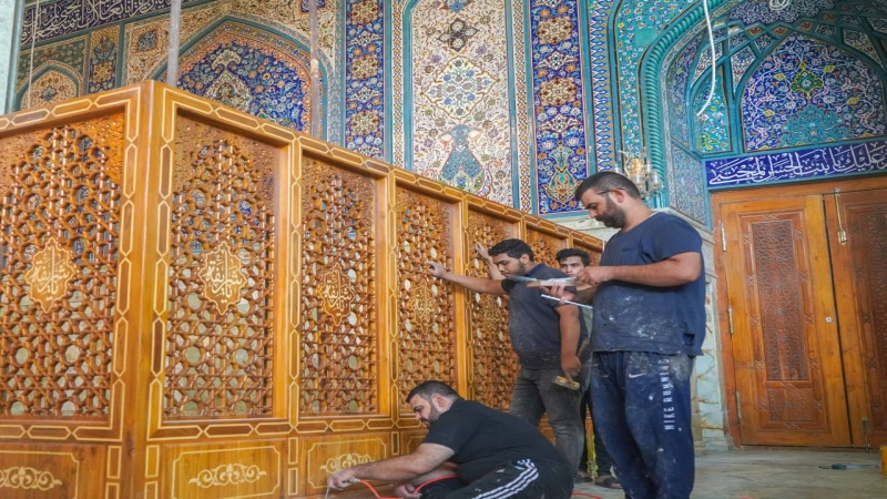 نصب المحجرات الخشبية للسرداب السيدة نرجس(ع) من جهتي الحرم المبارك