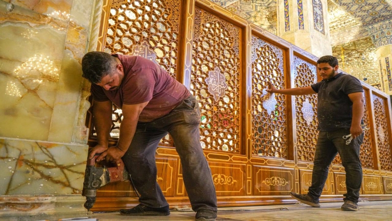 نصب المحجرات الخشبية للسرداب السيدة نرجس(ع) من جهتي الحرم المبارك