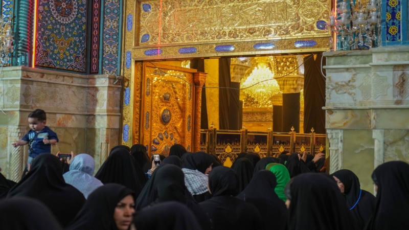 توافد المعزين والمواكب المعزيه الى السيدة الشريفة بنت الامام الحسن المجتبى(عليهما السلام)بذكرى استشهاد ابيها الامام الحسن المجتبى ع