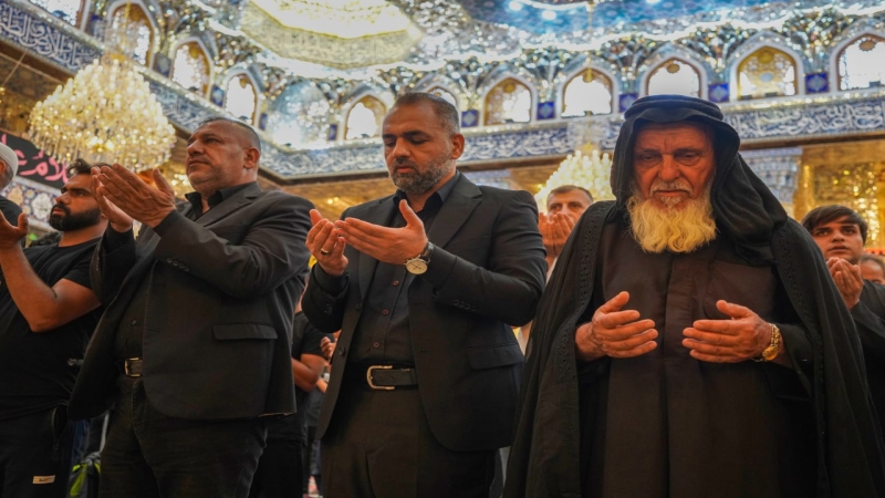 صلاة الجماعة العبادية في حرم السيدة شريفة بنت الامام الحسن المجتبى(عليهما السلام) بإمامة سماحة الشيخ حسن السيلاوي (دام توفيقه)
