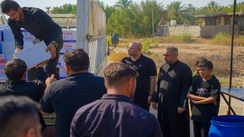 الامانة الخاصة للمرقد المبارك تباشر بتوزيع المواد الغذائية على المواكب الحسينية