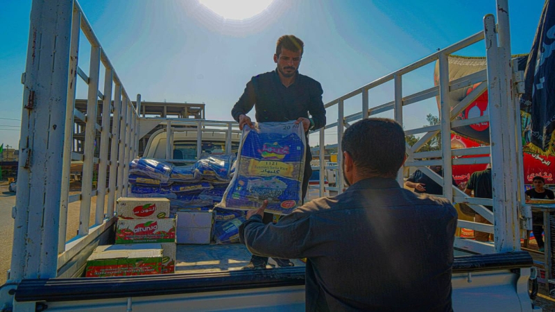 الامانة الخاصة للمرقد المبارك تباشر بتوزيع المواد الغذائية على المواكب الحسينية