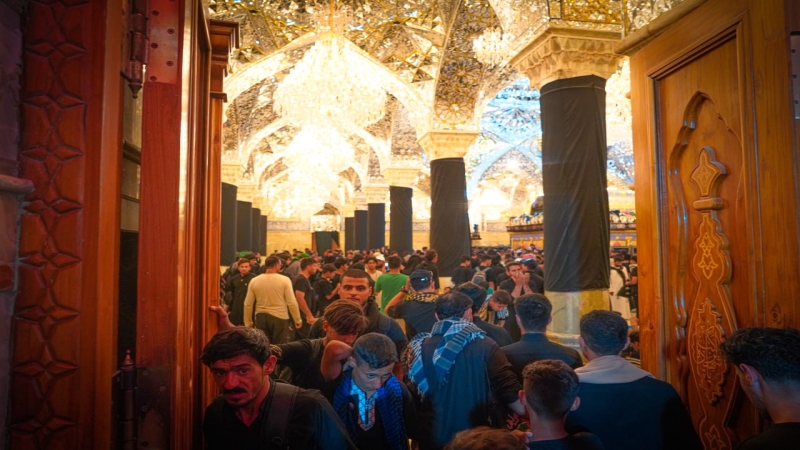 «محط أشواق الزائرين، أدخلوها بسلام آمنين»