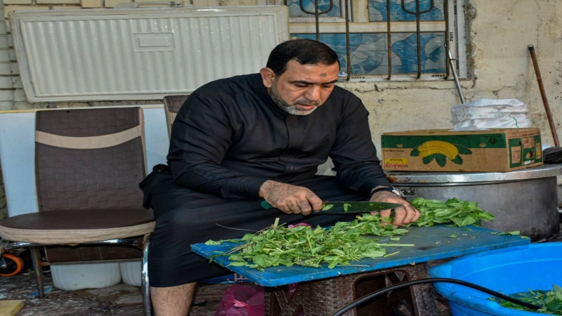 يستمر موكب الأمانة الخاصة لمرقد العلوية الطاهرة الشريفة بنت الإمام الحسن المجتبى (عليهما السلام ) في كربلاء المقدسة بتقديم افضل الخدمات الى زوار ابي ع