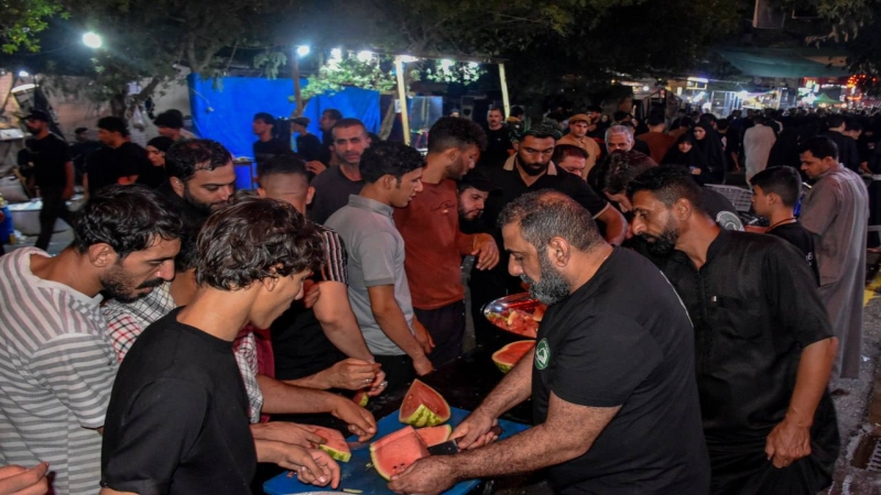 يستمر موكب الأمانة الخاصة لمرقد العلوية الطاهرة الشريفة بنت الإمام الحسن المجتبى (عليهما السلام ) في كربلاء المقدسة بتقديم افضل الخدمات الى زوار ابي ع