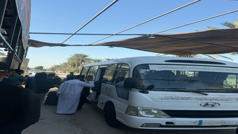 شعبة الآليات في مزار العلوية الشريفة عليها السلام تواصل تعاونها ومشاركتها في إغاثة ضيوف العراق