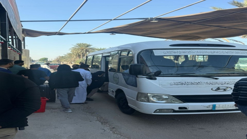 شعبة الآليات في مزار العلوية الشريفة عليها السلام تواصل تعاونها ومشاركتها في إغاثة ضيوف العراق