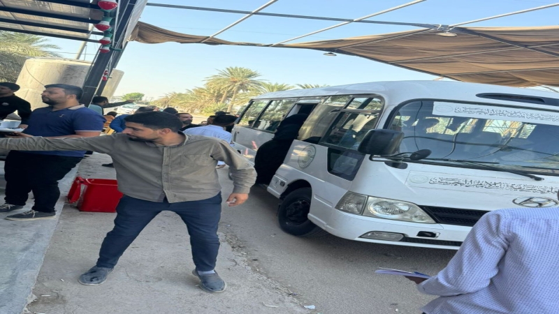 شعبة الآليات في مزار العلوية الشريفة عليها السلام تواصل تعاونها ومشاركتها في إغاثة ضيوف العراق