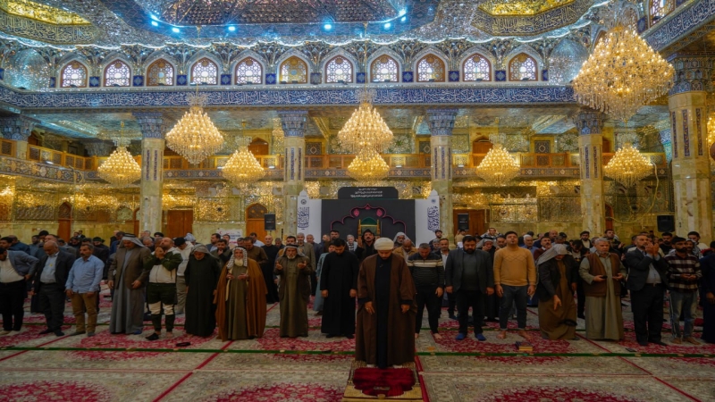 صلاة الجماعة العبادية في حرم السيدة الشريفة بنت الامام الحسن المجتبى(عليهما السلام)