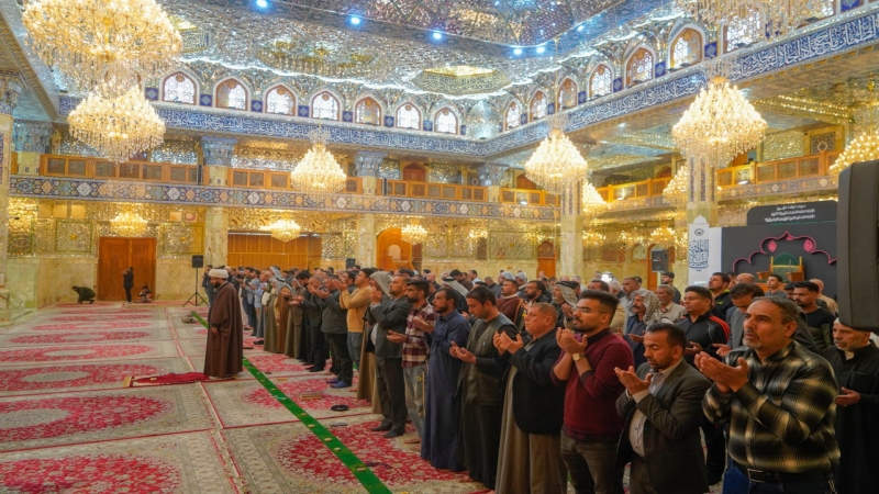 صلاة الجماعة العبادية في حرم السيدة الشريفة بنت الامام الحسن المجتبى(عليهما السلام)