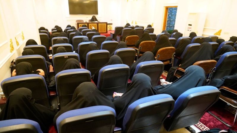 ندوة حوارية تثقيفية تحت عنوان( فاطمة روح القرآن )