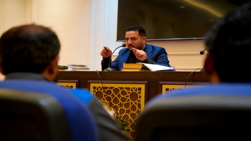 استمرار الدورات القرآنية و الفقهية للمنتسبين الكرام في المرقد المبارك