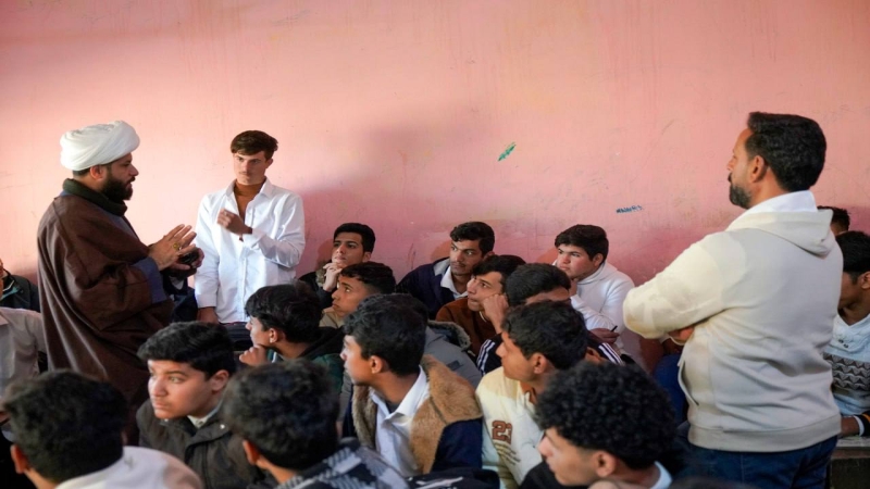 الأمانة الخاصة لمرقد العلوية الشريفة بنت الحسن (ع) تنظم زيارات الى المدارس تهدف الى تعليم المسائل الفقهية والعقائدية والأخلاقية ونشر علوم القرآن