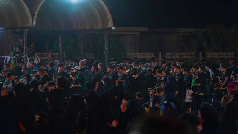 الآف الزائرين يحيون ليلة العاشر من شهر محرم الحرام في مرقد الشريفة بنت الامام الحسن المجتبى (ع)