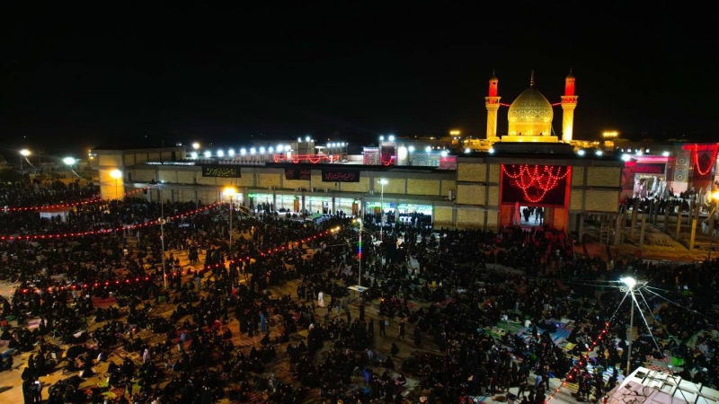 الآف الزائرين يحيون ليلة العاشر من شهر محرم الحرام في مرقد الشريفة بنت الامام الحسن المجتبى (ع)