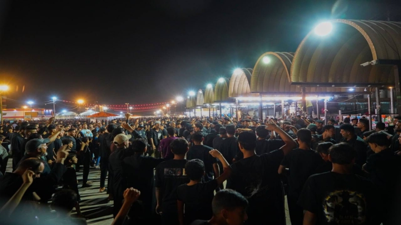 الآف الزائرين يحيون ليلة العاشر من شهر محرم الحرام في مرقد الشريفة بنت الامام الحسن المجتبى (ع)