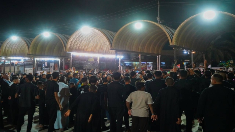الآف الزائرين يحيون ليلة العاشر من شهر محرم الحرام في مرقد الشريفة بنت الامام الحسن المجتبى (ع)