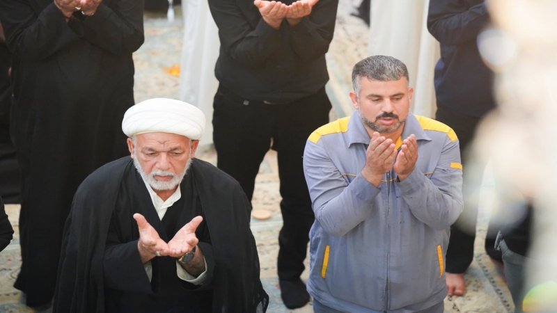 اقيمت صلاة الجماعة العبادية في حرم السيدة الشريفة بنت الامام الحسن المجتبى(عليهما السلام) بإمامة الشيخ حسن السيلاوي (دام توفيقه)