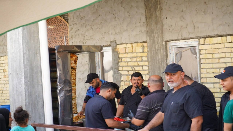 موكب الامانة الخاصة لمرقد الشريفة بنت الامام الحسن المجتبى (ع) يواصل تقديم خدماته للزائرين