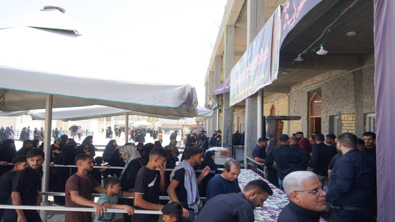 موكب الامانة الخاصة لمرقد الشريفة بنت الامام الحسن المجتبى (ع) يواصل تقديم خدماته للزائرين