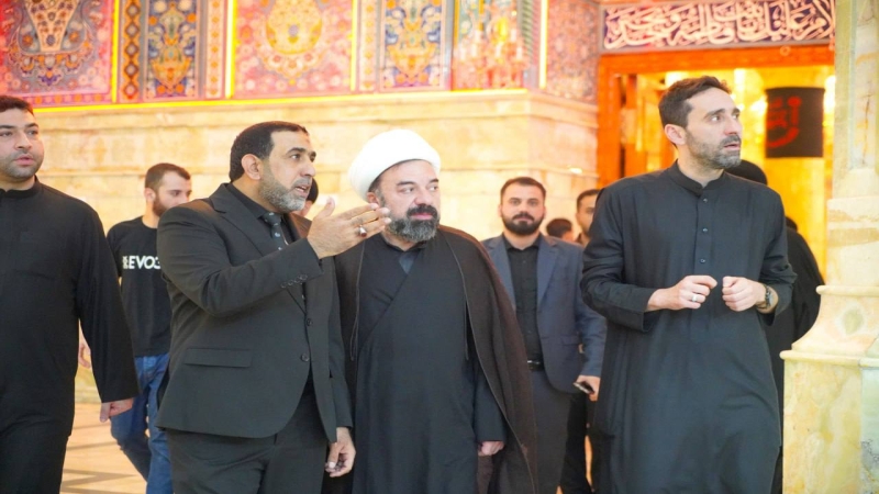 وفد من الحوزة العلمية في النجف الاشرف يتشرف بزيارة مرقد شهيدة الركب الحسيني