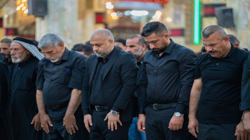 أقيمت صلاة الجماعة في مرقد العلوية الشريفة بنت الإمام الحسن المجتبى (عليهما السلام) بإمامة الشيخ محمد لطيف، وسط أجواء إيمانية وروحانية مفعمة بالخشوع و
