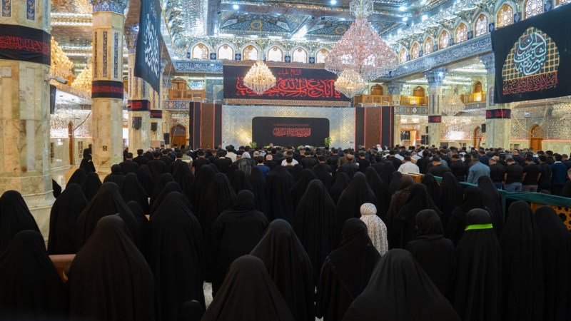أقيمت صلاة الجماعة في مرقد العلوية الشريفة بنت الإمام الحسن المجتبى (عليهما السلام) بإمامة الشيخ محمد لطيف، وسط أجواء إيمانية وروحانية مفعمة بالخشوع و